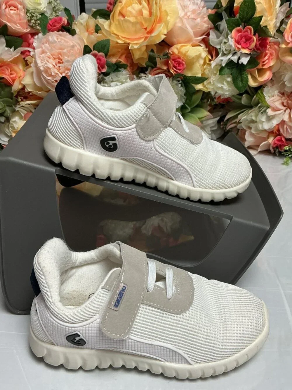Lalazhu Kids Low Top Athletic Sneakers White Gray Navy Hook Loop Shoes 29 180-2